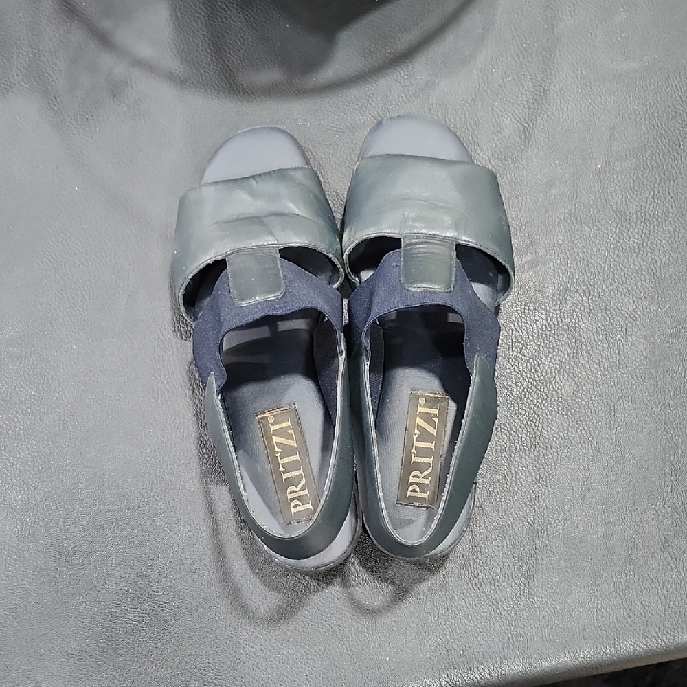 VINTAGE PRITZI DUAL-TONE SANDALS